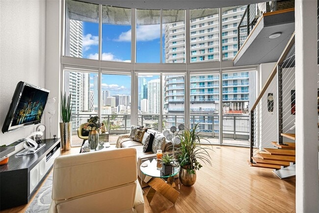 Foto del edificio - 690 SW 1st Ct