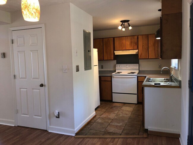 Foto del edificio - 142 Margo Ln