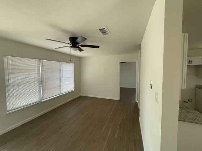 Photo - 5547 Stonybrook Dr House