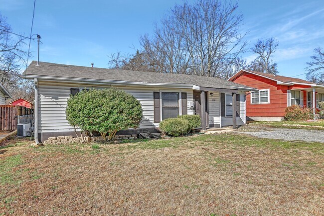 Building Photo - 528 N Ricketts St