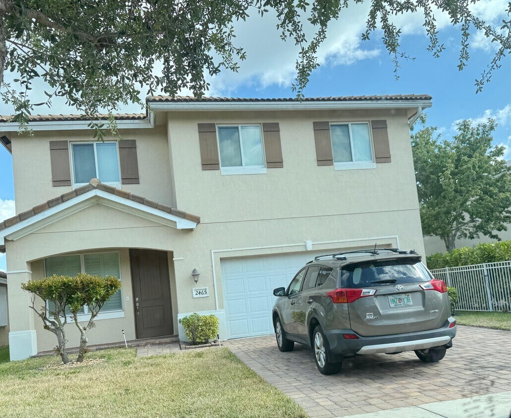 Foto principal - 2465 SW Liberty St