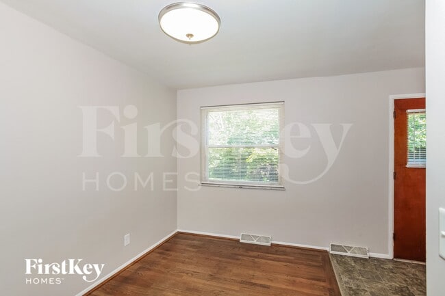 Building Photo - 9216 Maverick Dr