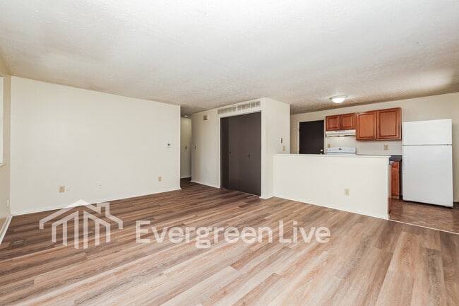 Foto del edificio - 8178 Mt Hood