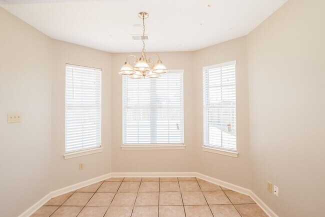 Foto del edificio - 6254 Ravenwood Park Dr N