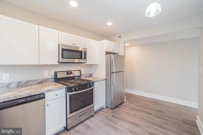 Building Photo - 868 Haddon Ave
