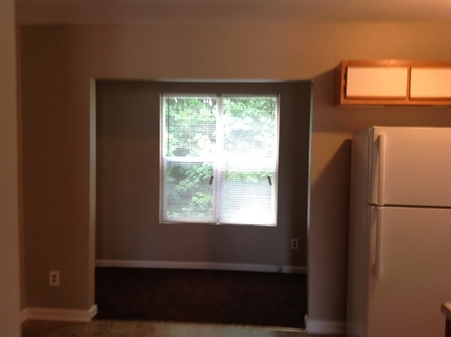 Foto del edificio - 7149 W Friendly Ave