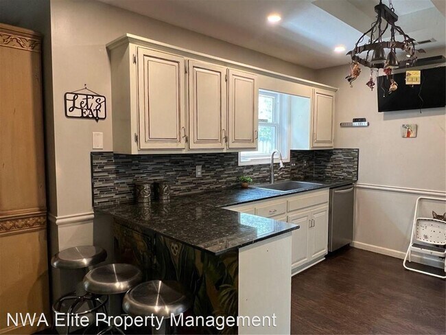 Foto del edificio - 3 br, 2 bath House - 1577 Devonshire pl