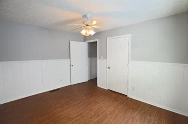 Foto del edificio - 2831 E 19th St