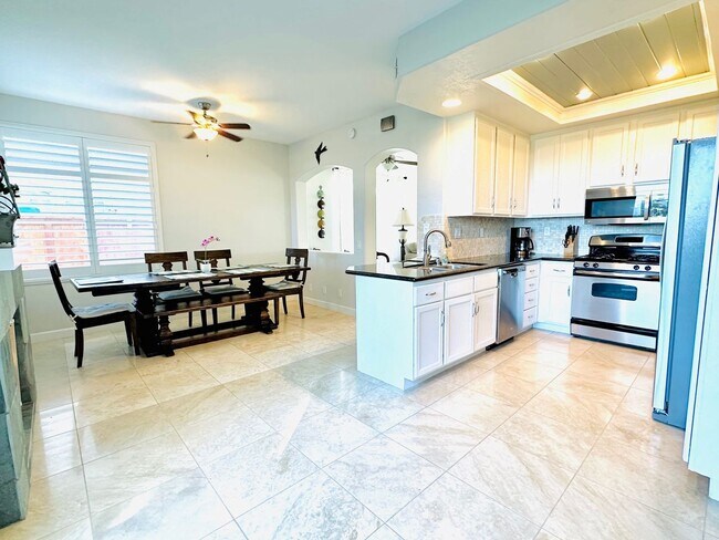 Foto del edificio - Picture Perfect Fully Furnished House! 3bd...