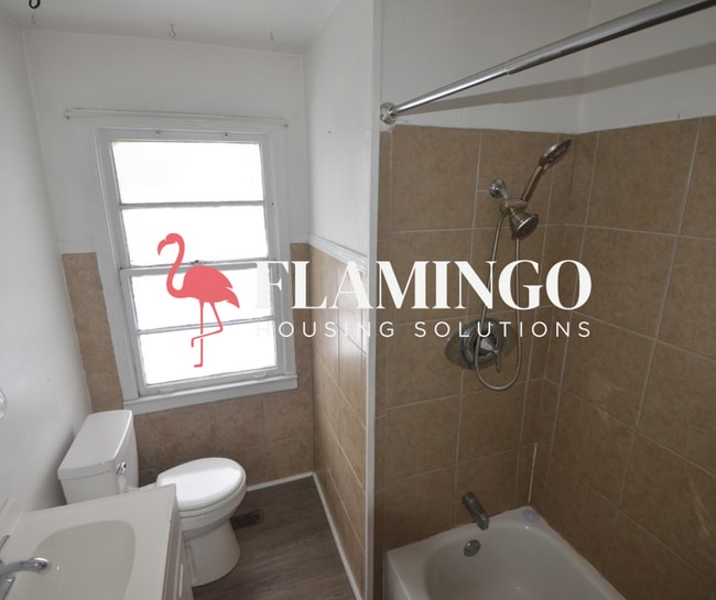 Building Photo - 3963 Nicholas Rd