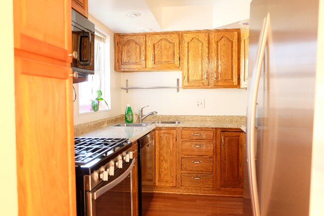 Building Photo - 7602 Cosgrove Pl