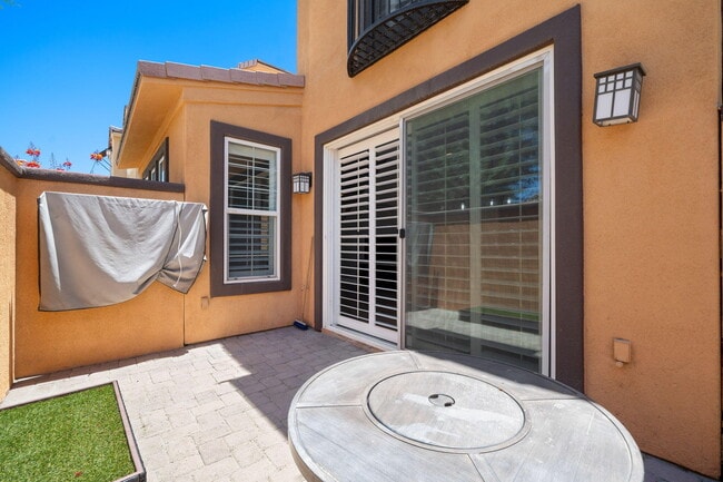 Building Photo - 52210 Rosewood Ln