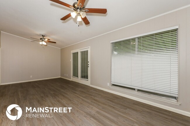 Building Photo - 1706 Enchanted Ln