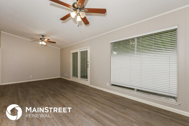Foto del edificio - 1706 Enchanted Ln