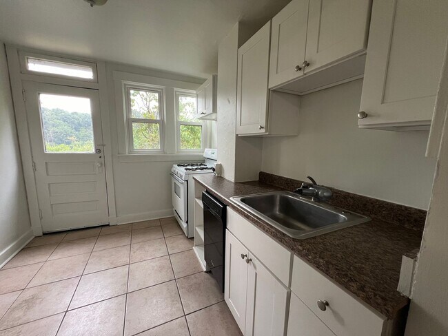 Foto del edificio - Charming Rowhouse in the Heart of Morningside!