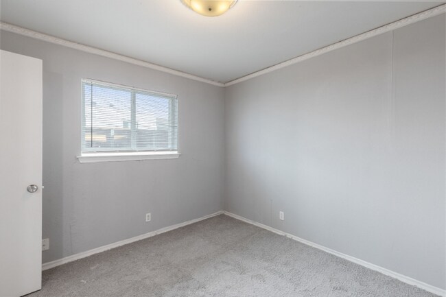 Foto del edificio - 409 E 9th St