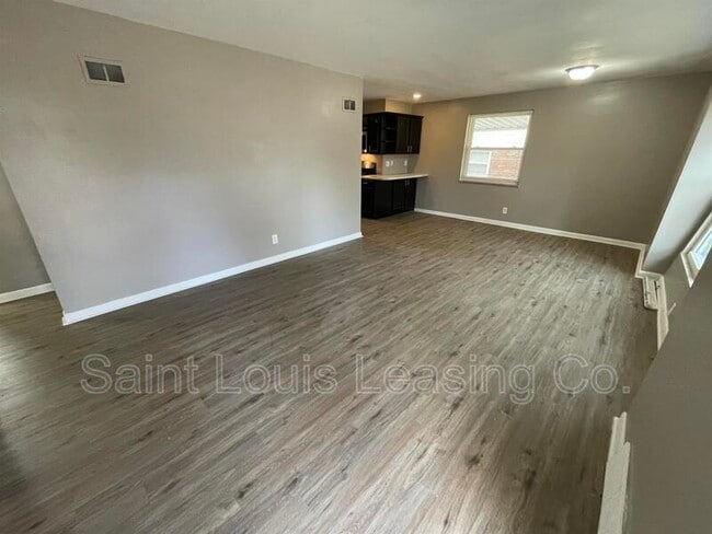 Building Photo - 7836 Birchmont Dr