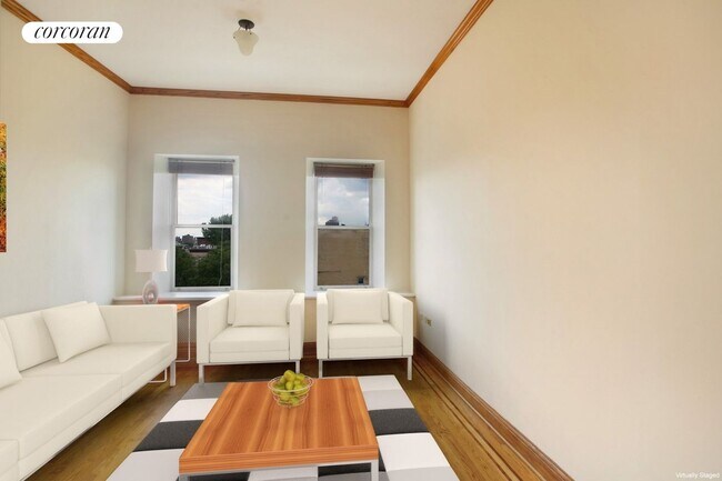 Foto del edificio - 13 E 131st St