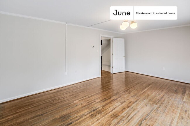 Foto del edificio - Room in Shared 7 bed/3.5 bath home