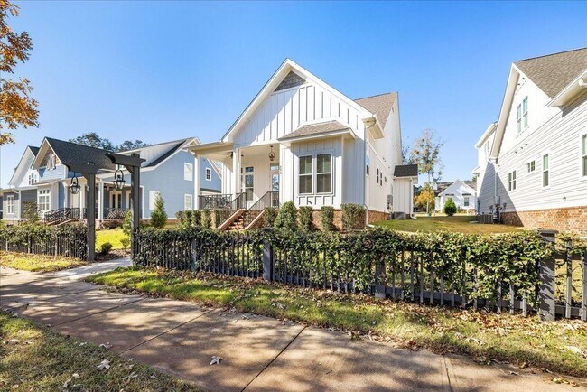 Building Photo - 4072 Biltmore Ave