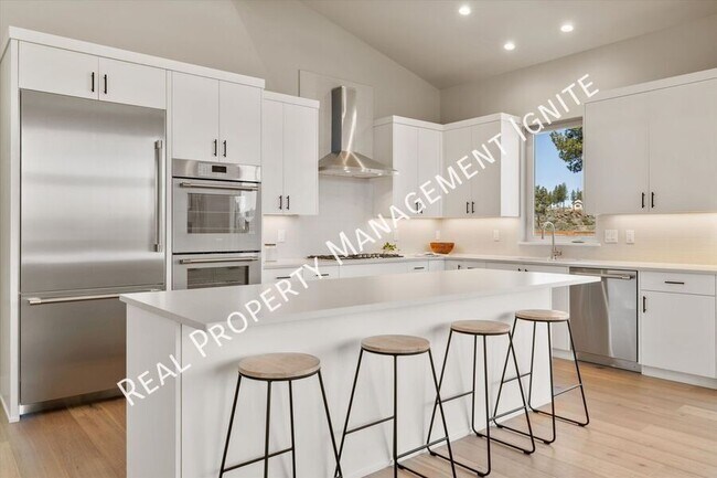 Foto del edificio - 3154 NW Strickland Wy