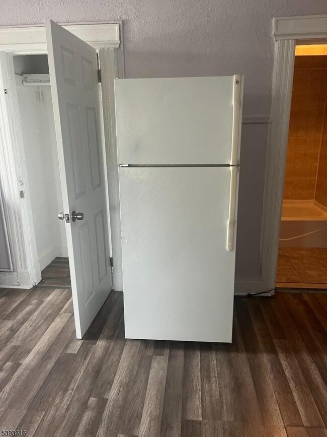 Foto del edificio - 1055 Main Ave