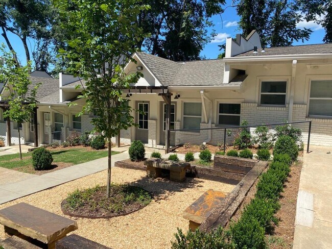 Foto del edificio - 3015 Clairmont Ave