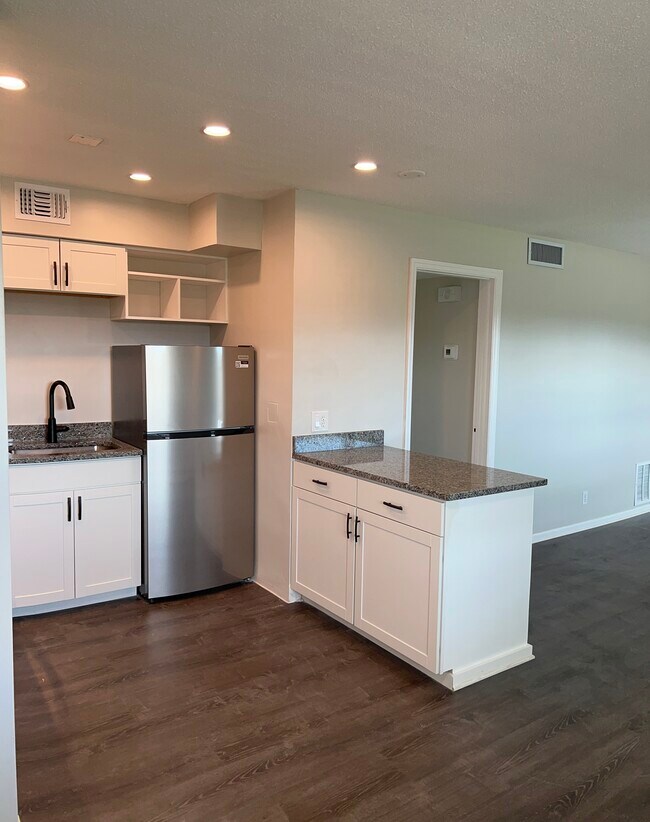 Kitchen - 1408 Alpine Rd