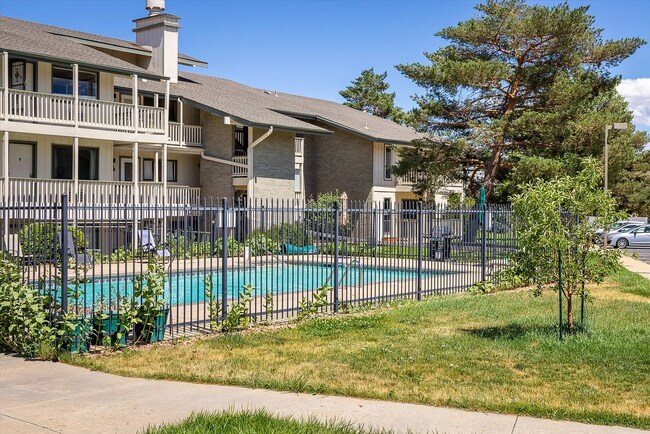 Foto del edificio - 645 Manhattan Pl