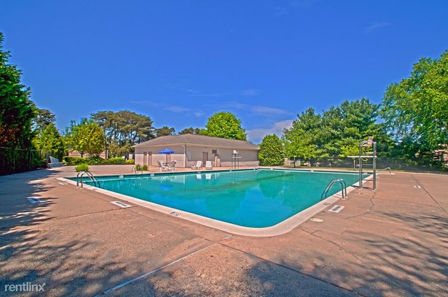 Building Photo - 7828 Woodside Ter