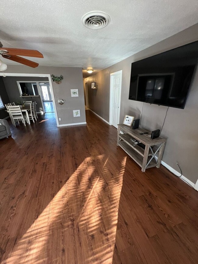 Building Photo - 2312 15th St