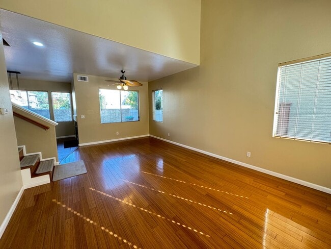 Building Photo - Immaculate 4Bd/2.5Ba Home with New Fridge, AC, Fenced Back Patio in Aliso Viejo!