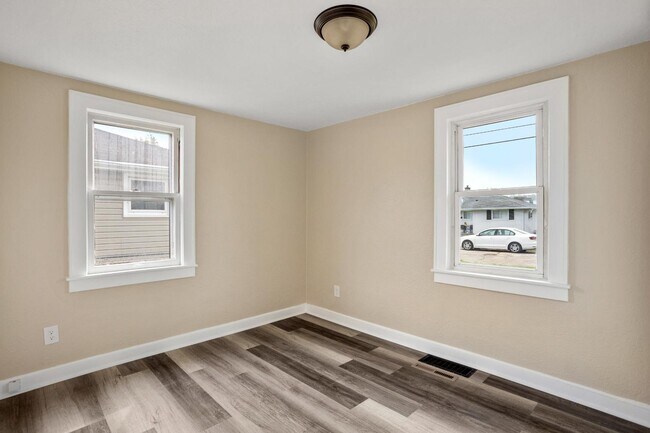 Foto del edificio - 816 Roosevelt St