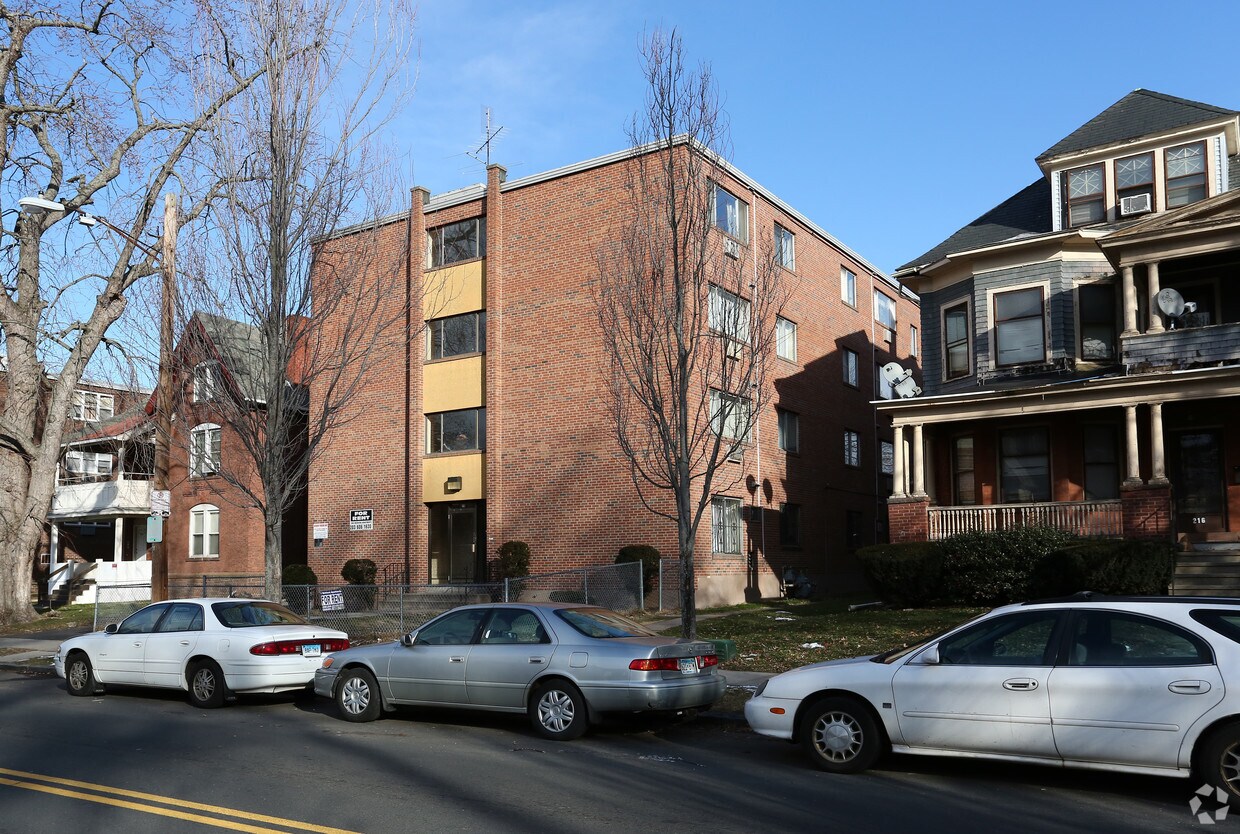 Building Photo - 218 Laurel St