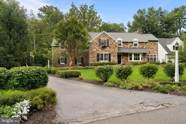 Foto del edificio - 507 Meadowbrook Cir