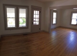 Building Photo - 2 Bedroom House (Can occupy 3 unrelated Ad...
