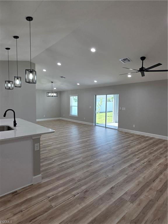 Building Photo - 118 NW 1st Pl