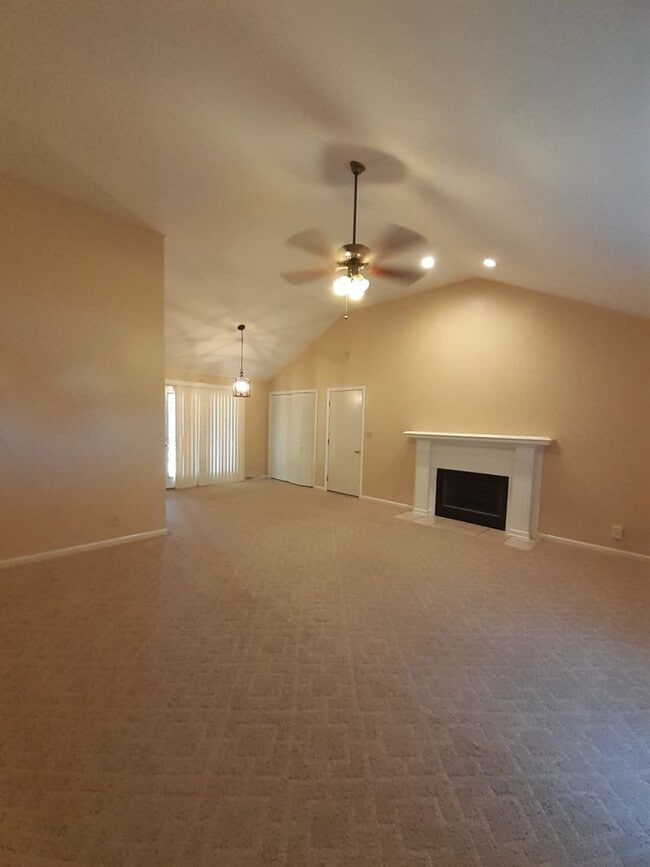Building Photo - Coming Soon! Well Maintained Brick Ranch i...