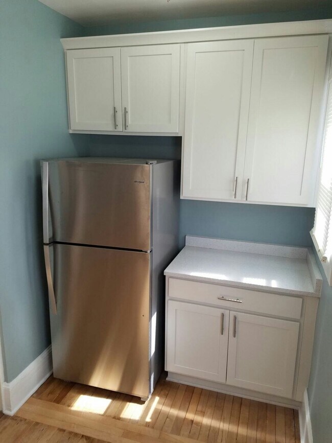 Building Photo - 2766 North Fratney Street, Unit 2766B - Lo...