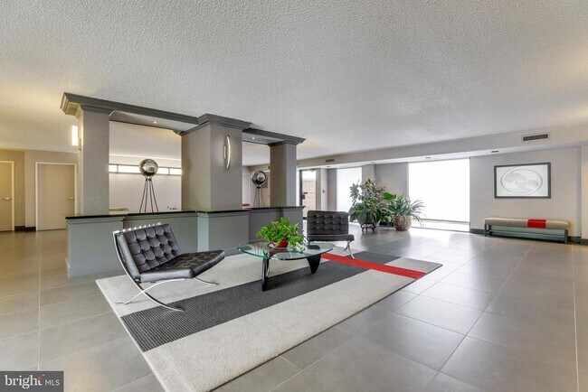 Building Photo - 200 N Pickett St