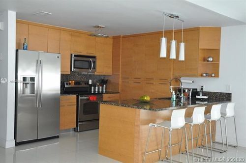 Building Photo - 2599 NE 206th Ln