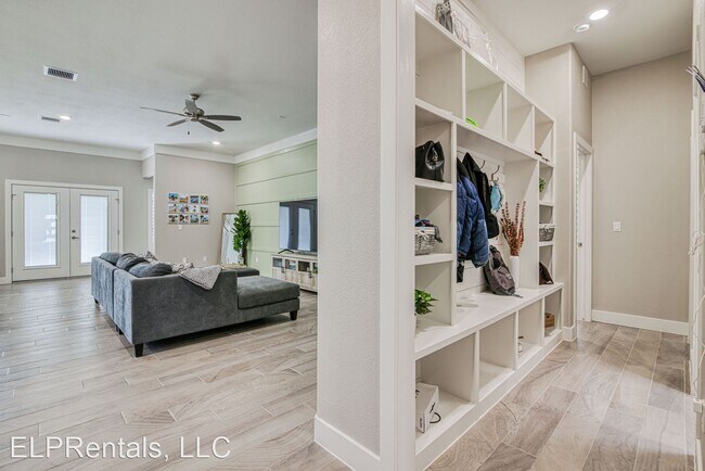 Foto del edificio - 4 br, 3 bath House - 946 Muker Pl