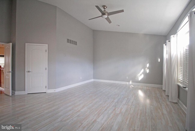 Foto del edificio - 3151 Woods Edge Dr