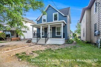 Building Photo - 1021 Park St SW