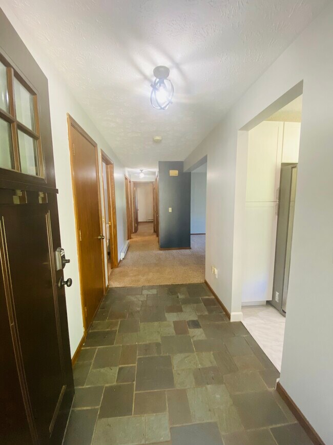 Foto del edificio - 5253 Frank Ave NW