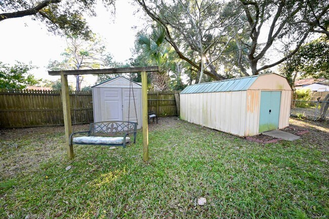 Foto del edificio - 305 Okaloosa Rd NE