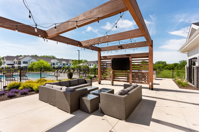 Salón con pérgola Seasons at Franklin - Seasons at Franklin