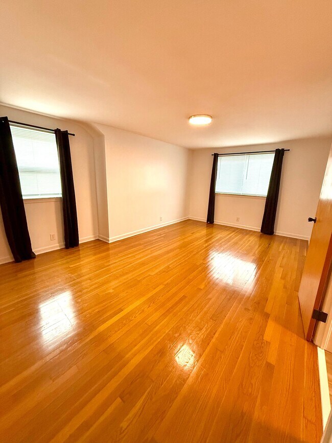 Foto del edificio - 2104 Lincoln Ave