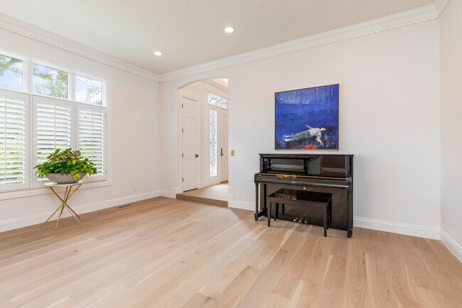 Building Photo - 6395 Braxton Ct