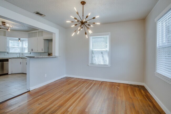 Foto del edificio - Pre-Leasing for July!